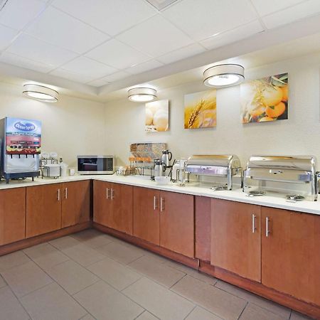 Comfort Inn & Suites Wichita Eksteriør billede