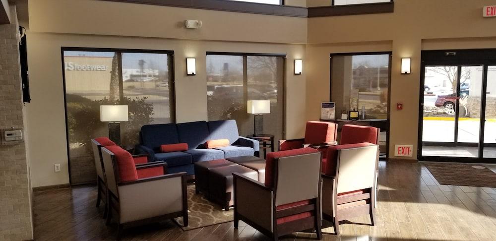 Comfort Inn & Suites Wichita Eksteriør billede