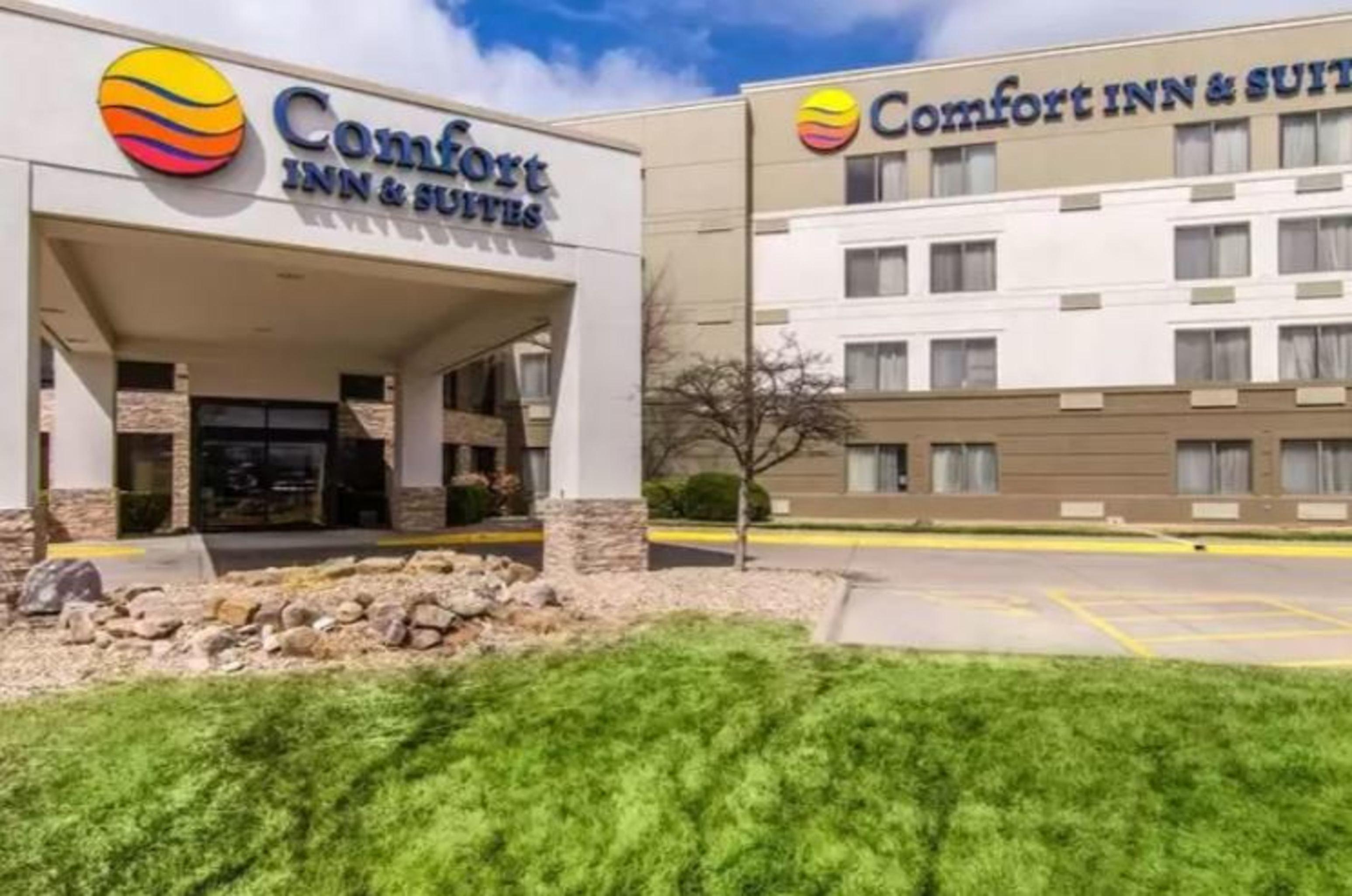 Comfort Inn & Suites Wichita Eksteriør billede