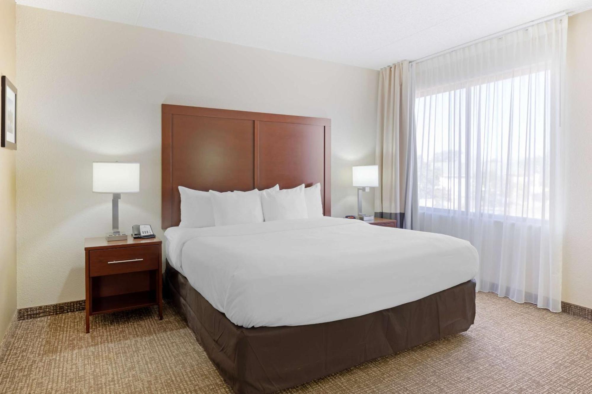 Comfort Inn & Suites Wichita Eksteriør billede