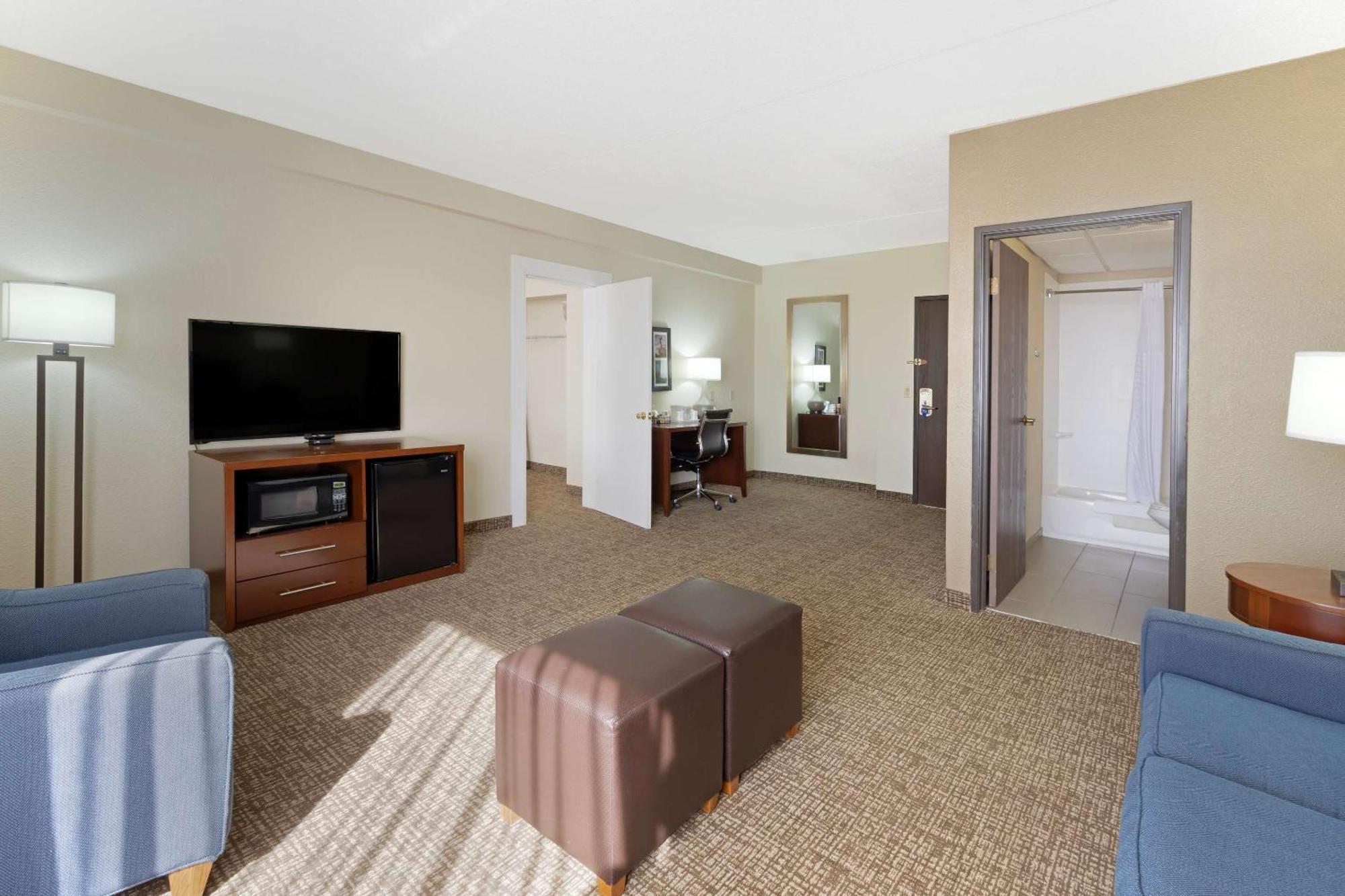 Comfort Inn & Suites Wichita Eksteriør billede