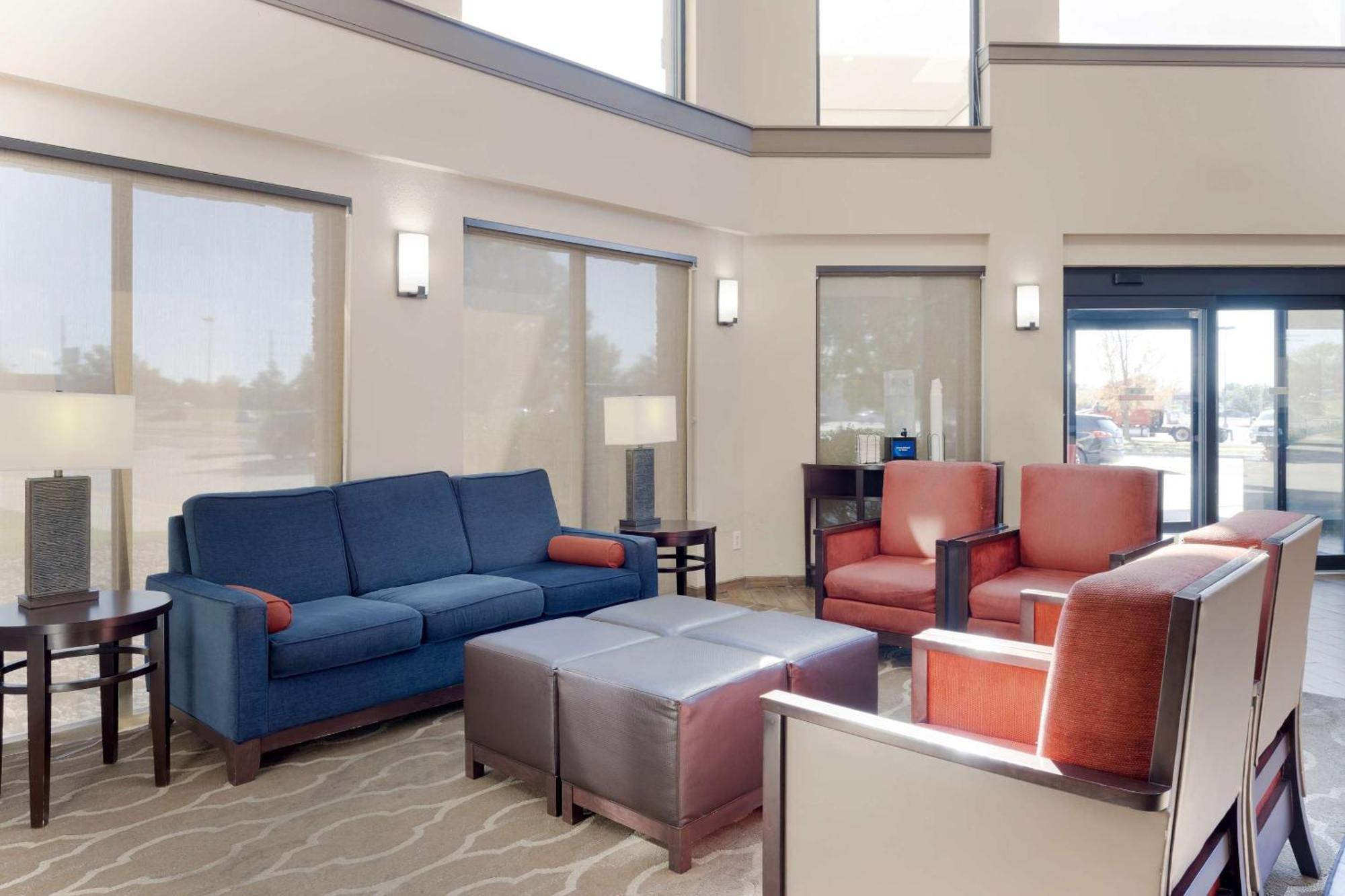 Comfort Inn & Suites Wichita Eksteriør billede