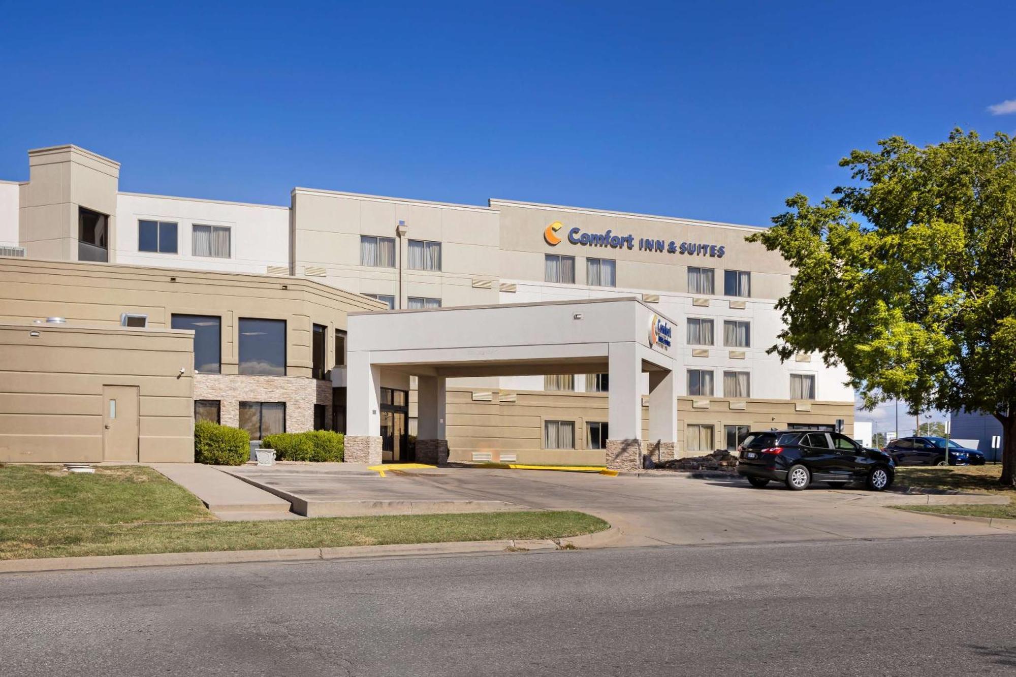 Comfort Inn & Suites Wichita Eksteriør billede